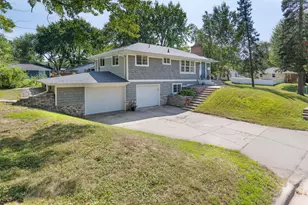 7729 Plymouth Ave N, Golden Valley, MN 55427 - Photo 2