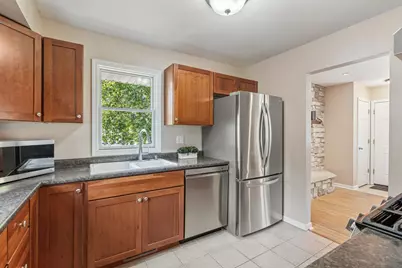 7729 Plymouth Avenue N, Golden Valley, MN 55427 - Photo 12