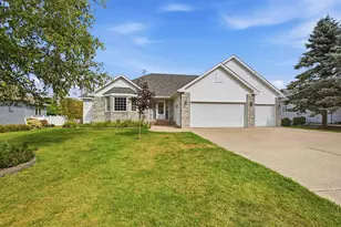 109 Anglewood Dr, Kenyon, MN 55946 - Photo 2