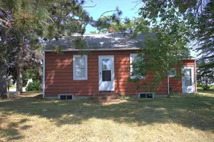 414 Cleveland St SW, Staples, MN 56479 - Photo 2