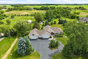 21005 Sunnyhill Ln, Corcoran, MN 55340 - Photo 2