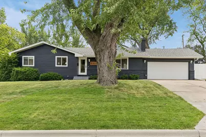 8465 Winnetka Heights Drive, Golden Valley, MN 55427 - Photo 2