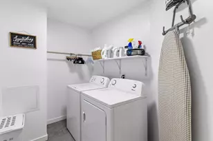 8465 Winnetka Heights Dr, Golden Valley, MN 55427 - Photo 34