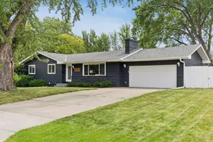 8465 Winnetka Heights Dr, Golden Valley, MN 55427 - Photo 48