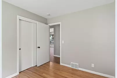 509 Indiana Avenue N, Golden Valley, MN 55422 - Photo 18