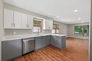509 Indiana Ave N, Golden Valley, MN 55422 - Photo 14
