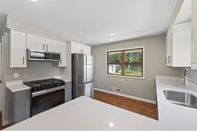 509 Indiana Avenue N, Golden Valley, MN 55422 - Photo 12