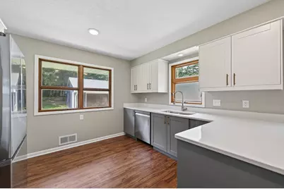 509 Indiana Avenue N, Golden Valley, MN 55422 - Photo 12