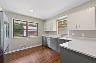509 Indiana Ave N, Golden Valley, MN 55422 - Photo 12