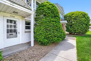 1366 Colonial Dr, Roseville, MN 55113 - Photo 12