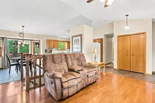 17314 Greentree Path, Lakeville, MN 55044 - Photo 4