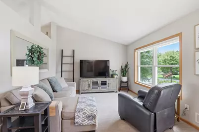 9005 Jensen Avenue S, Cottage Grove, MN 55016 - Photo 6