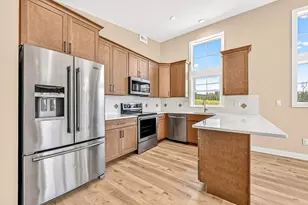 8602 Maynard Pl, Duluth, MN 55808 - Photo 10