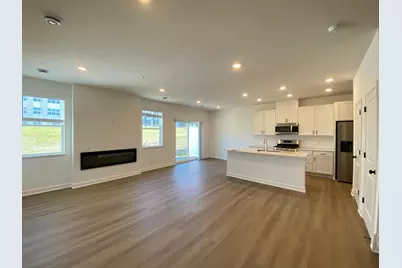 4026 Hayward Avenue N, Oakdale, MN 55128 - Photo 2