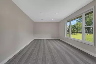 1060 44th St SE, Willmar, MN 56201 - Photo 4
