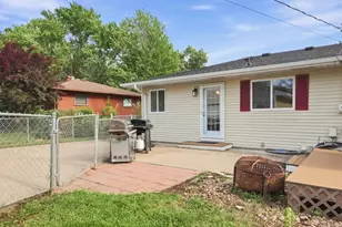 2107 Shale Ln, Eagan, MN 55122 - Photo 24