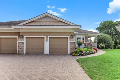 718 Widsten Circle, Wayzata, MN 55391 - Photo 2