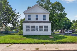 602 2nd Ave E, Shakopee, MN 55379 - Photo 2
