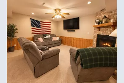 1325 6th Avenue N, Windom, MN 56101 - Photo 28