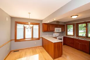 7020 24th St N, Oakdale, MN 55128 - Photo 14