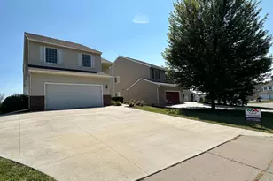 8497 Savanna Oaks Ln, Woodbury, MN 55125 - Photo 2