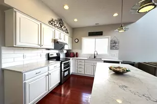 8497 Savanna Oaks Ln, Woodbury, MN 55125 - Photo 16