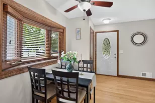 1212 Sugar Ln, Chaska, MN 55318 - Photo 4