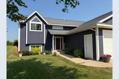 602 25th Court NE, Waseca, MN 56093 - Photo 1
