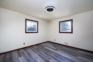 492 Marvin Blvd, North Mankato, MN 56003 - Photo 8