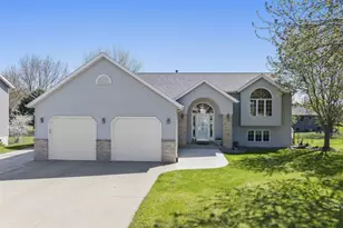465 8th St SW, Plainview, MN 55964 - Photo 1