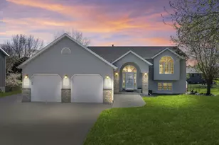 465 8th St SW, Plainview, MN 55964 - Photo 2