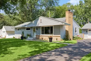 2309 Dorothy Ave, White Bear Lake, MN 55110 - Photo 4