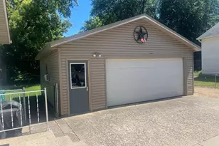 415 S Yale Ave, Litchfield, MN 55355 - Photo 26