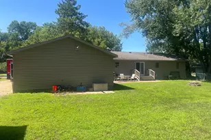415 S Yale Ave, Litchfield, MN 55355 - Photo 28