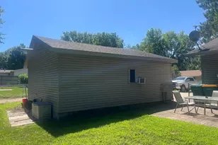 415 S Yale Ave, Litchfield, MN 55355 - Photo 34