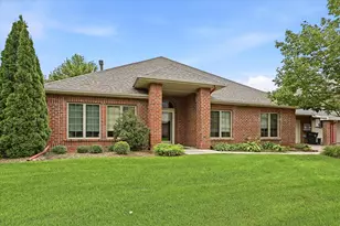 247 W Canyon Dr, Hudson, WI 54016 - Photo 2