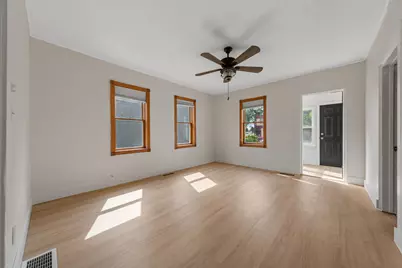 210 W Holly Street, Owatonna, MN 55060 - Photo 12