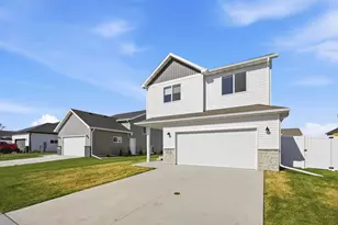 3851 19th St S, Moorhead, MN 56560 - Photo 2