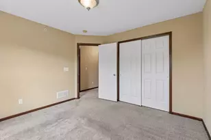 10002 Gentian Dr, Eden Prairie, MN 55347 - Photo 48