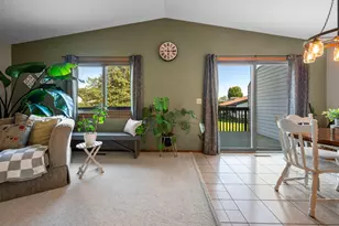 3837 Gershwin Ave N, Oakdale, MN 55128 - Photo 4