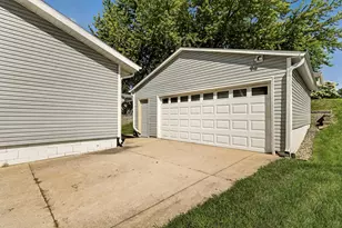 709 37th St SW, Rochester, MN 55902 - Photo 26