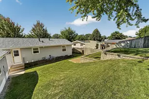 709 37th St SW, Rochester, MN 55902 - Photo 28