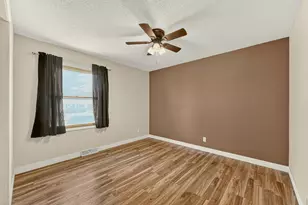 709 37th St SW, Rochester, MN 55902 - Photo 18