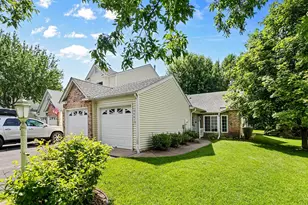 5661 Donegal Ct, Shoreview, MN 55126 - Photo 2