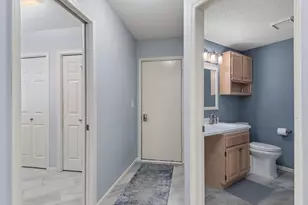 733 Ashley Dr, Chaska, MN 55318 - Photo 16