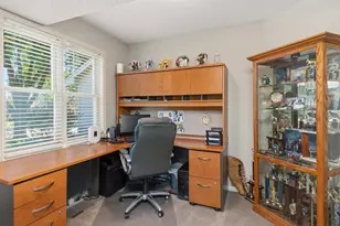 733 Ashley Dr, Chaska, MN 55318 - Photo 14