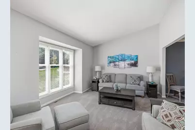 733 Ashley Drive, Chaska, MN 55318 - Photo 4