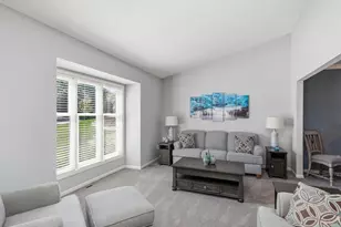 733 Ashley Dr, Chaska, MN 55318 - Photo 4