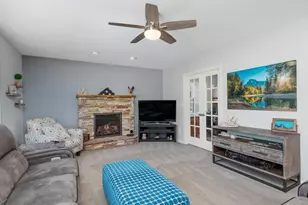 733 Ashley Dr, Chaska, MN 55318 - Photo 12