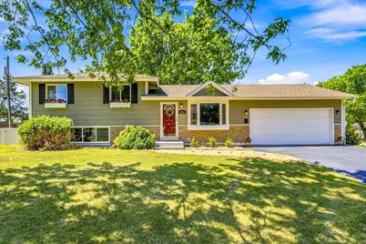8200 Goodrich Road, Bloomington, MN 55437 - Photo 2